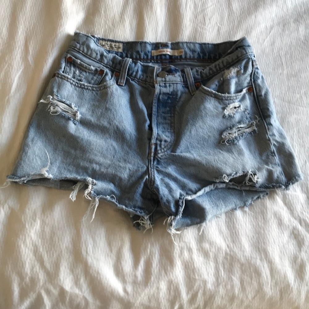 Levi’s distressed denim wedgie shorts